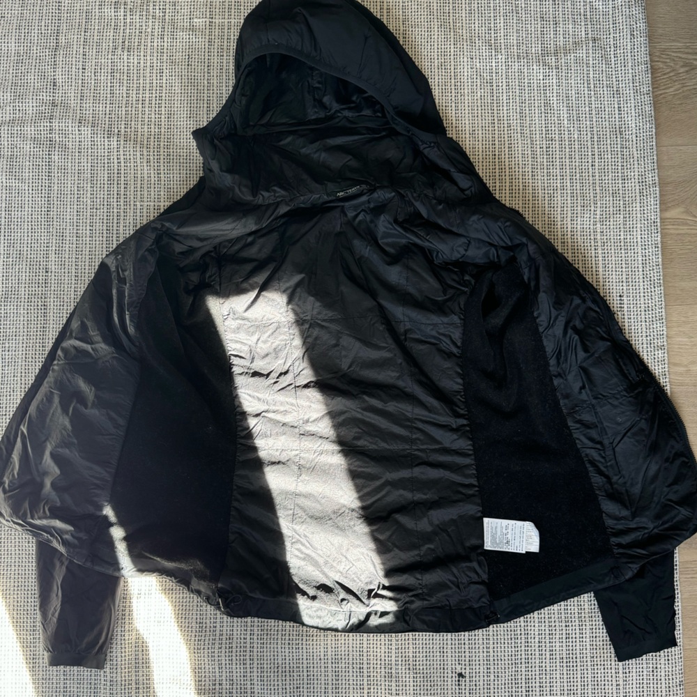 Arc’teryx women’s hoodie jacket - Picture 4 of 5